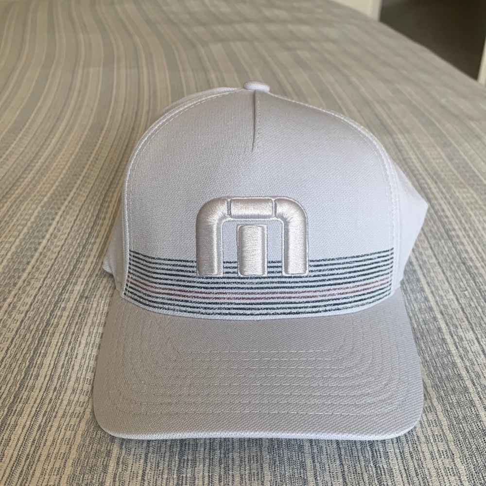 Trav Mat Flex fit hat. Never worn